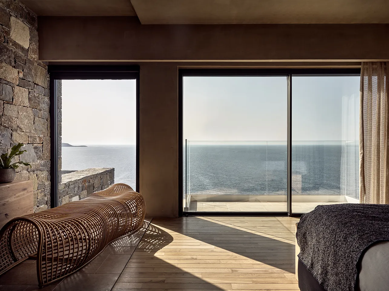 Filita-Travel-Acro-Suites-014