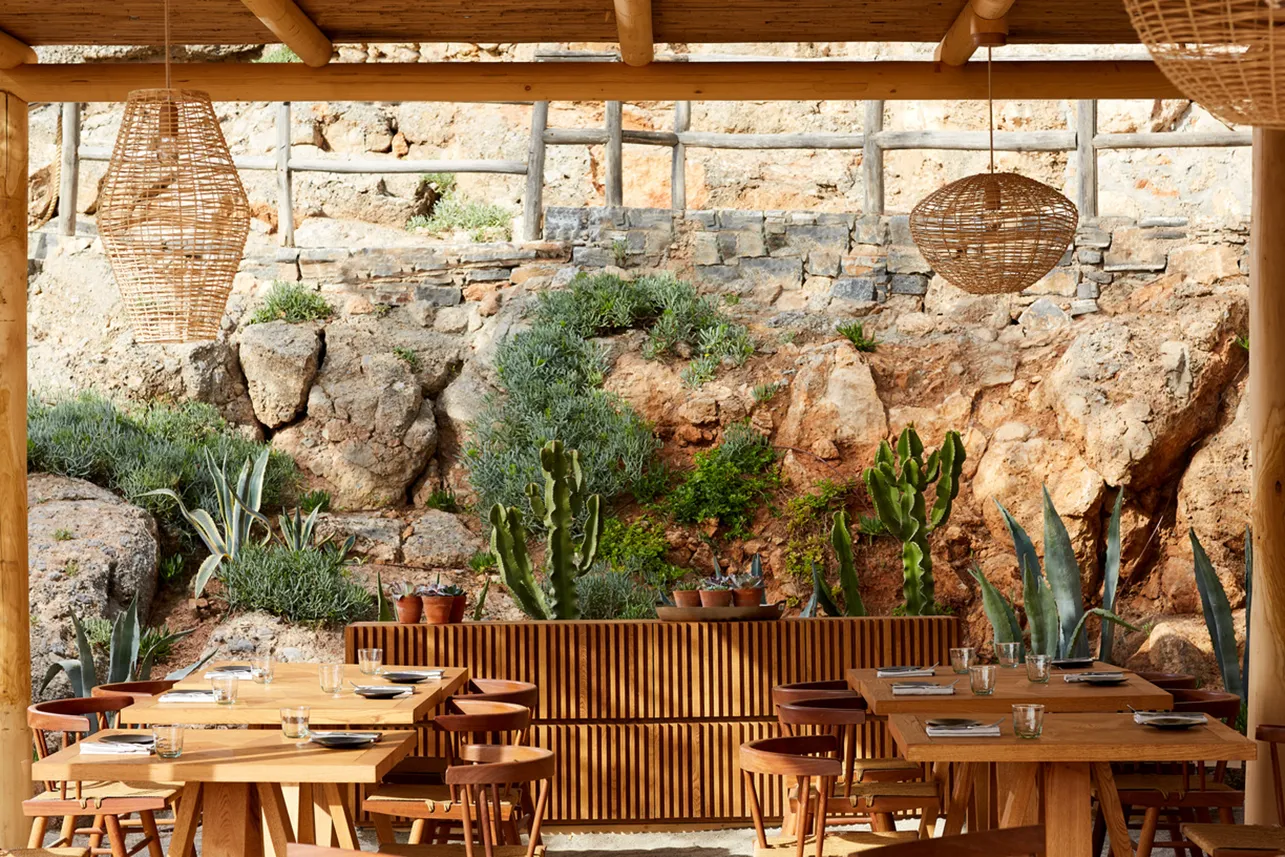 Filita-Travel-Daios-Cove-048