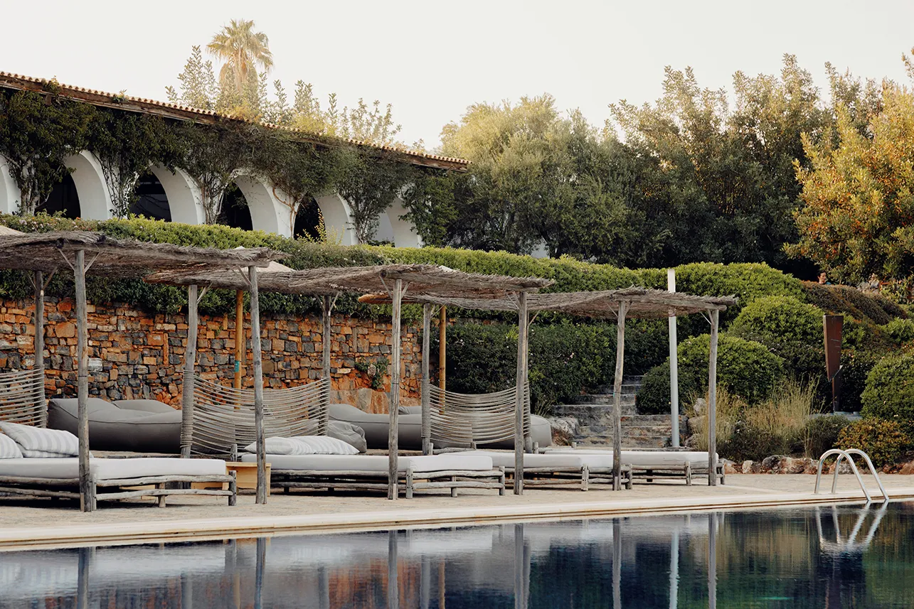 Filita-Travel-Minos-Beach-Art-004