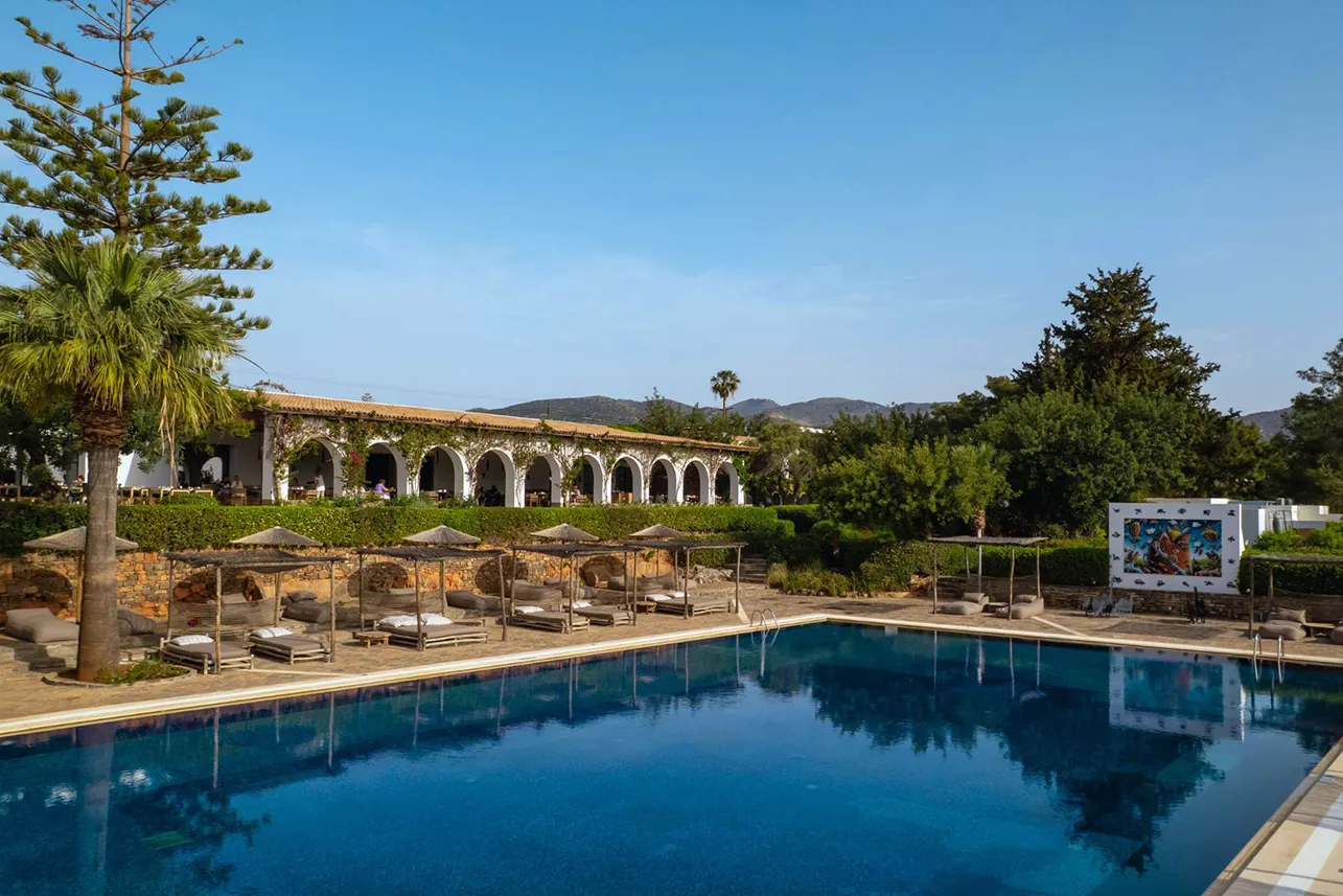 Filita-Travel-Minos-Beach-Art-013