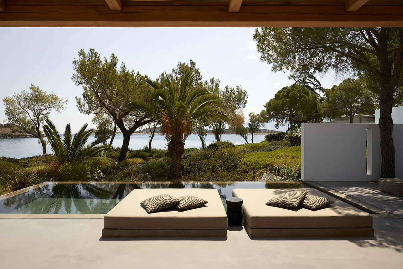 Filita-Travel-Minos-Beach-Art-017