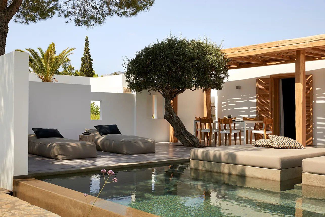 Filita-Travel-Minos-Beach-Art032