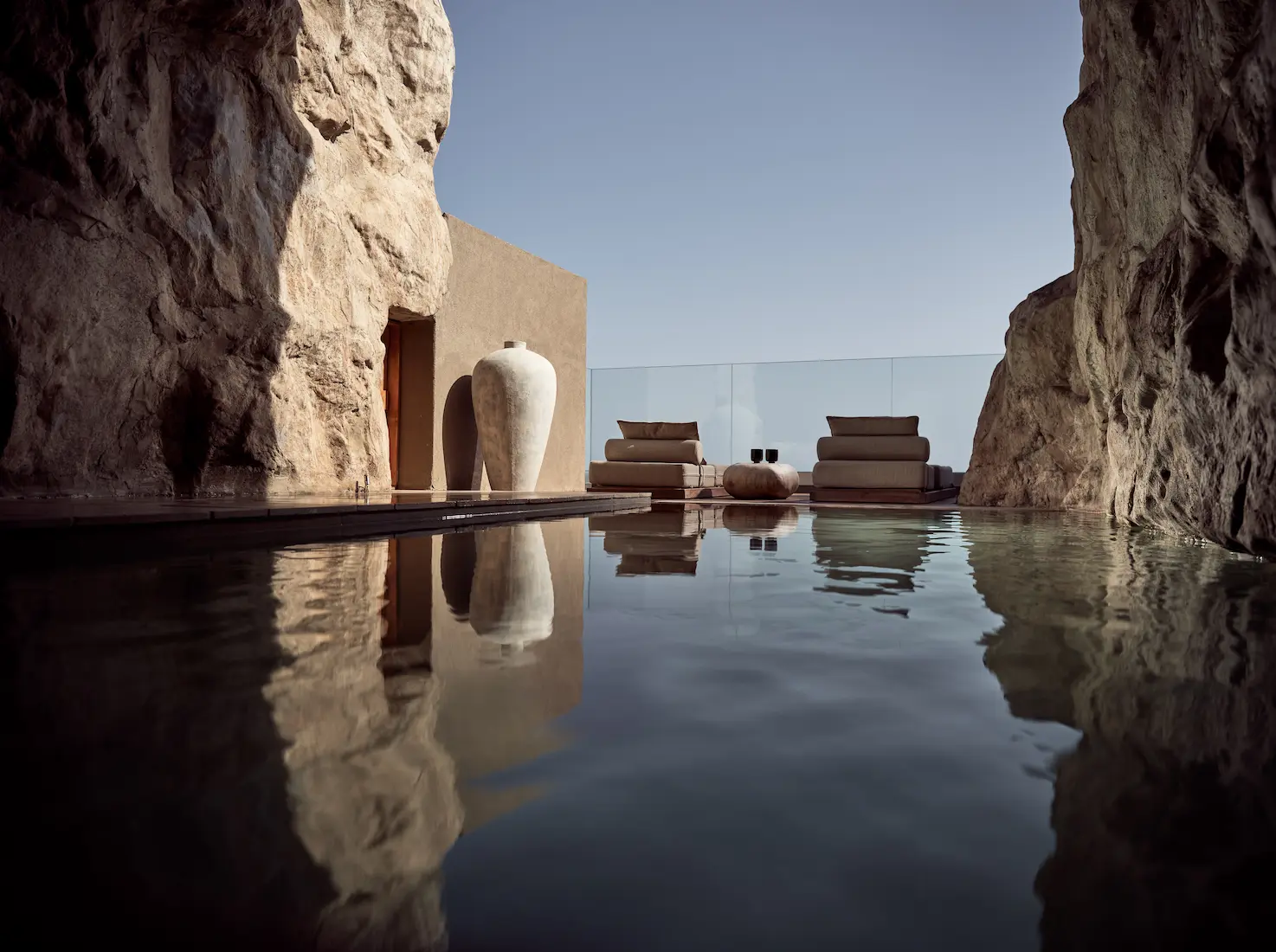 Acro Suites